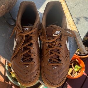 Nike Gato Men's Shoes  Light British Tan/Gum Light Brown/Ivory/Ivory  Size M 7.5
